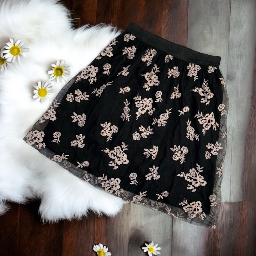 🇨🇦 Mandee Black Floral Embroidered Lined Tulle Short Skirt Small - Picture 10 of 10